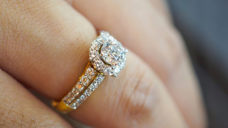 How to Choose a Diamond Ring Setting